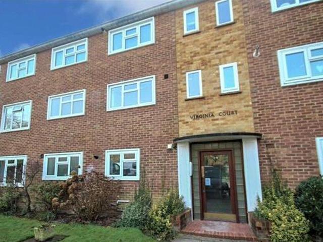 House for rent in Row Town, Surrey