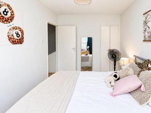 Apartment for rent in Cat Hill, England