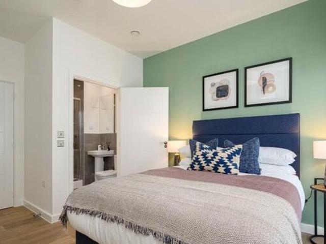House for rent in Surrey, England