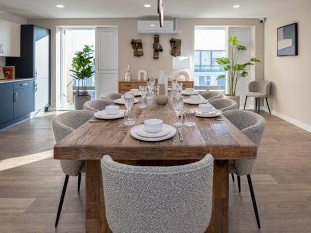 House for rent in Surrey, England