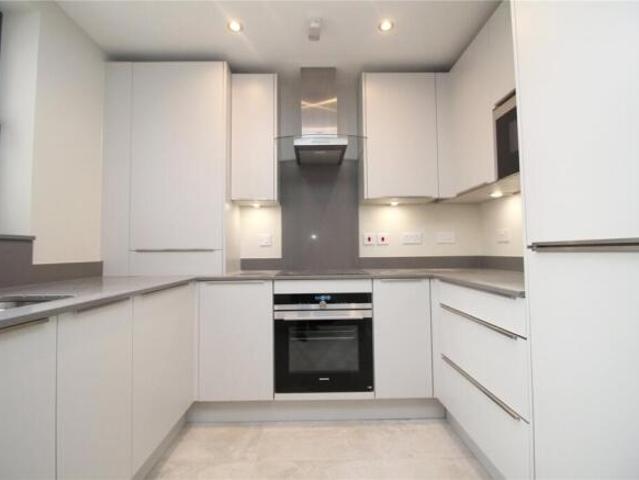 Apartment for rent in New Southgate, Greater London