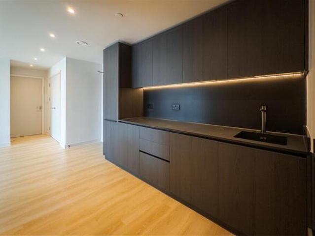 Apartment for rent in Eastleigh, Helford