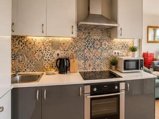 Apartment for rent in Cat Hill, England