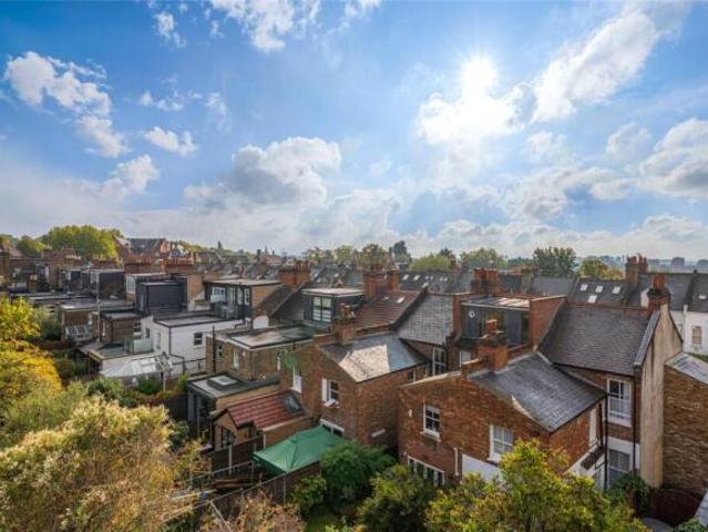 Apartment for rent in Cat Hill, England