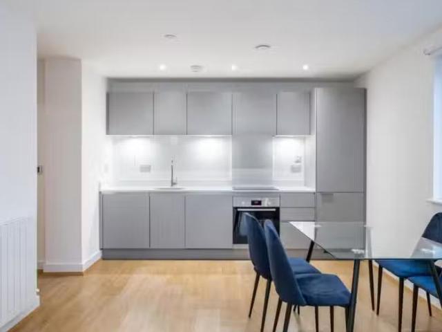 Apartment for rent in Hillview, Surrey