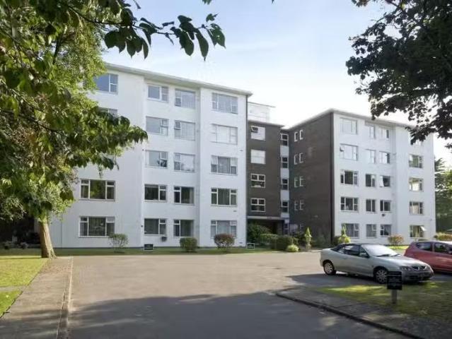 Apartment for rent in Branksome Chine, Branksome Park