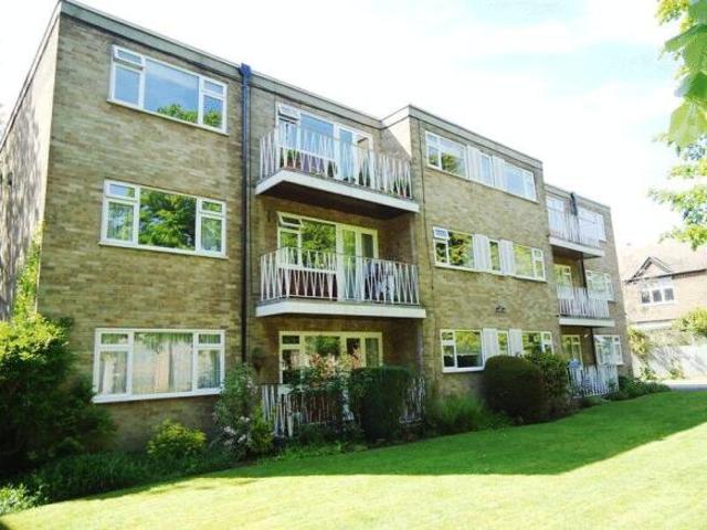 Apartment for rent in Hatch End, Greater London