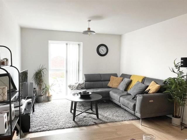 Apartment for rent in Lakeside, Doncaster