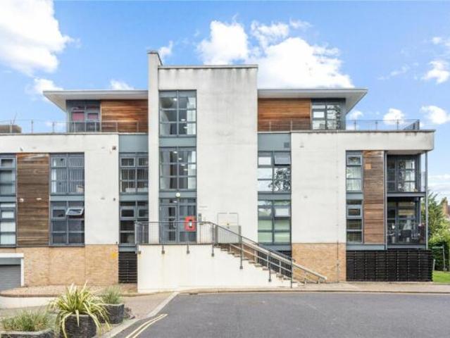 Apartment for rent in Cat Hill, England