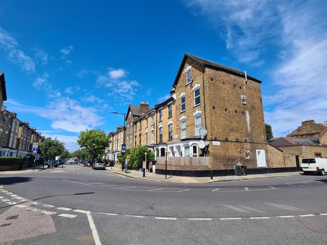 Apartment for rent in Brownswood Park, Stoke Newington