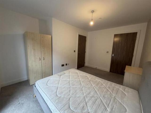 Apartment for rent in South Lane, West Yorkshire