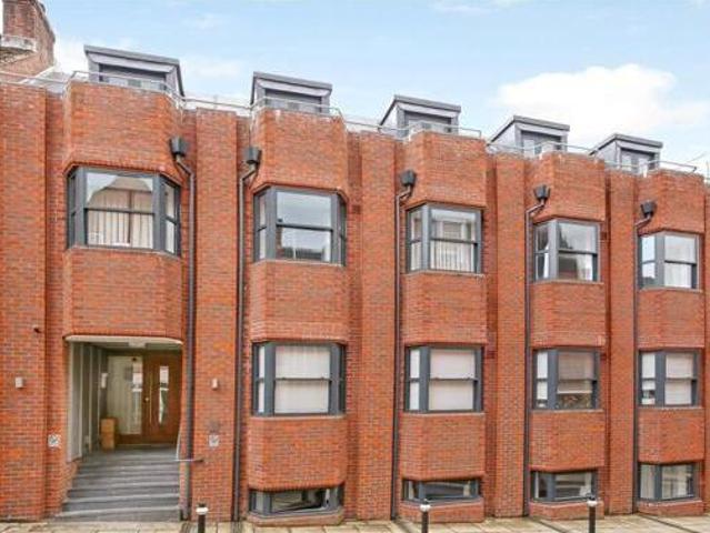 House for rent in The Close, Winchester