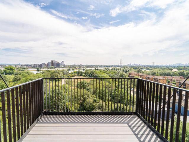 Apartment for rent in South Lane, West Yorkshire
