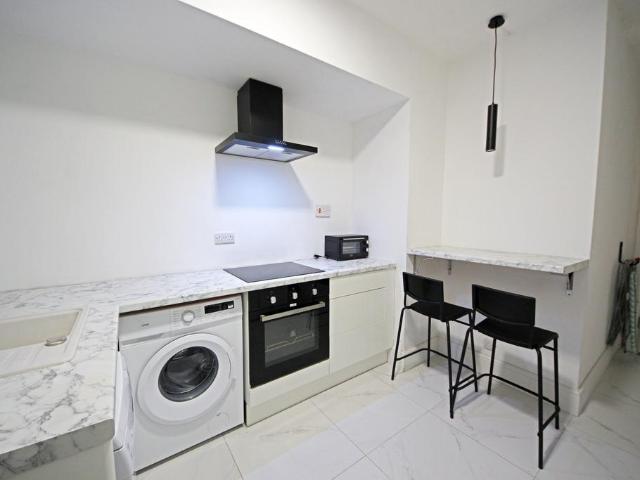 Flat for sale in Lansdowne, Springbourne