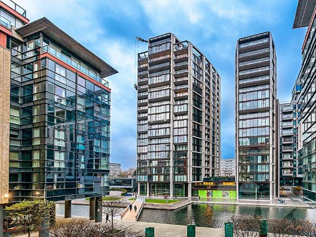 Flat for sale in Paddington, Greater London