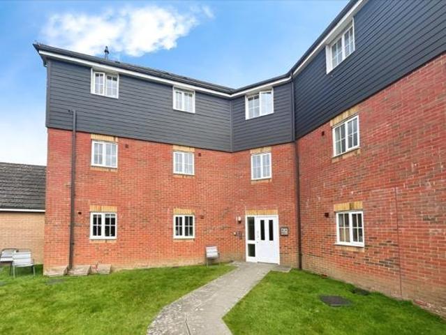 Flat for sale in Hawkinge, Folkestone