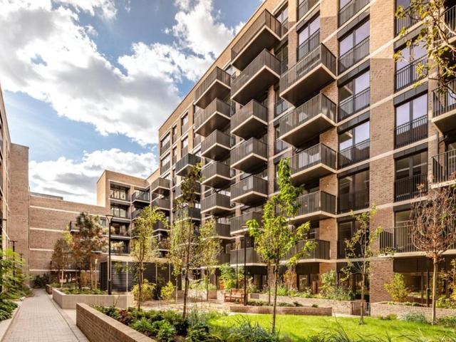 Flat for sale in Holborn, Greater London