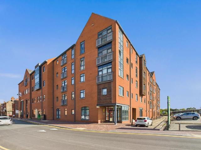 Flat for sale in Old Town, Hull