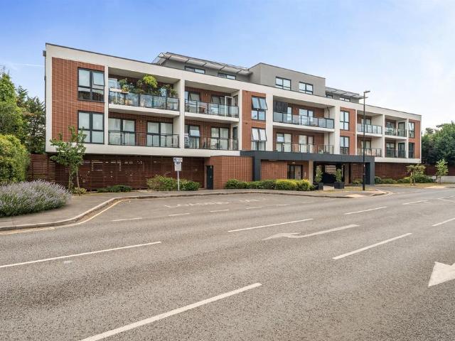 Flat for sale in Fishery, Maidenhead