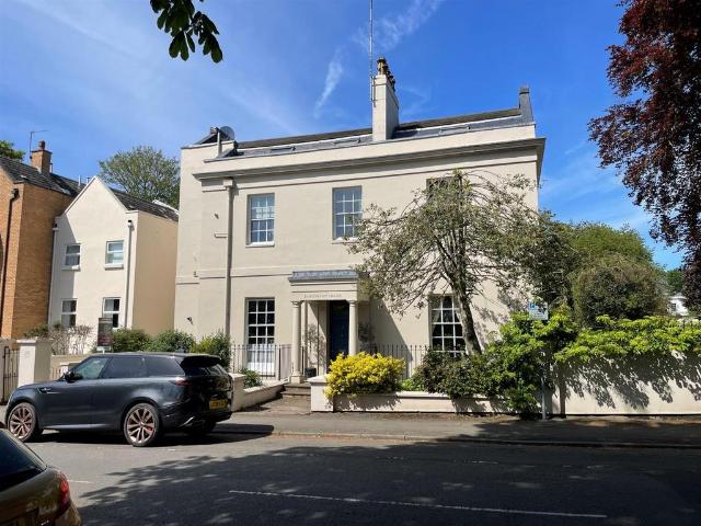 Flat for sale in Milverton, Green Close