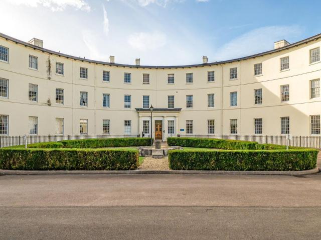 Flat for sale in Wotton Pitch, Gloucester