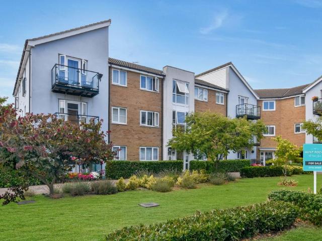 Flat for sale in North Shoebury, Alton Barnes