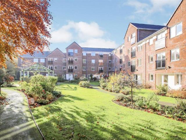 Flat for sale in Cheadle Hulme, Stockport
