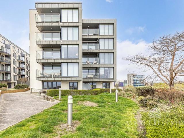 Flat for sale in West Cliff, Bournemouth