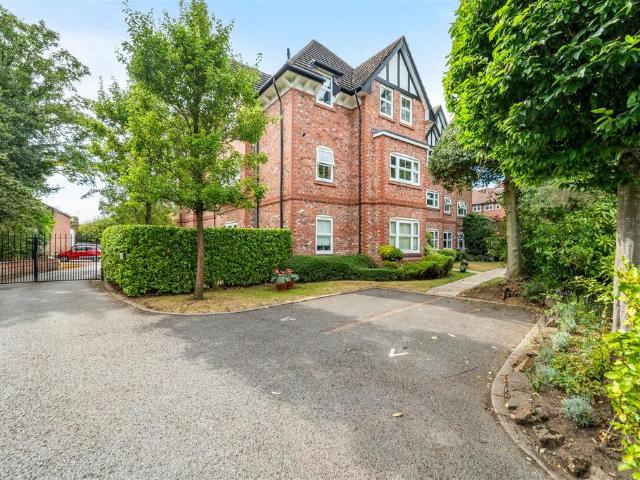 Flat for sale in Ashton upon Mersey, Trafford Park