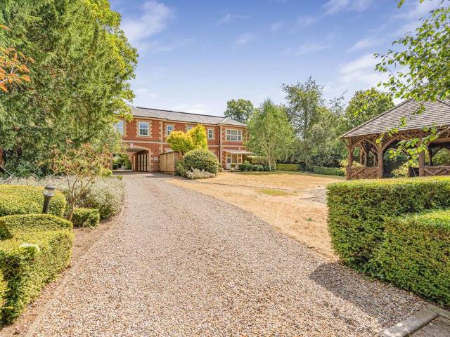 Flat for sale in Chedburgh, Suffolk