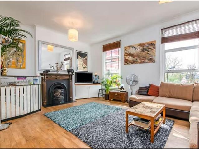 Flat for sale in West Hackney, Greater London