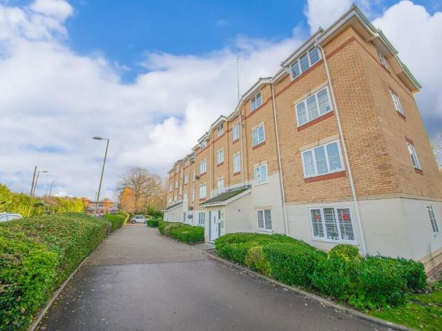 Flat for sale in Helford, Hampshire