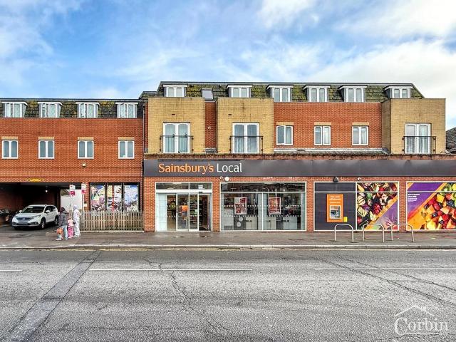 Flat for sale in Talbot Village, Bournemouth