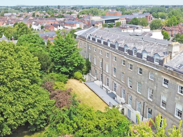 Flat for sale in Frankwell
