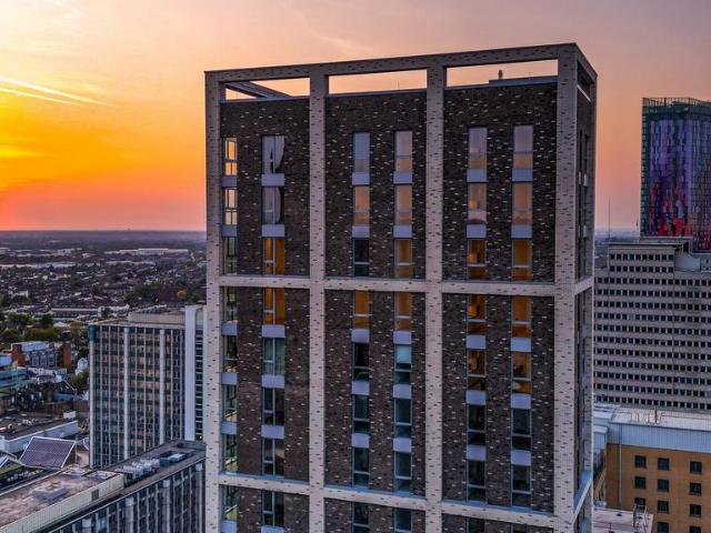 Flat for sale in Croydon, Broad Green