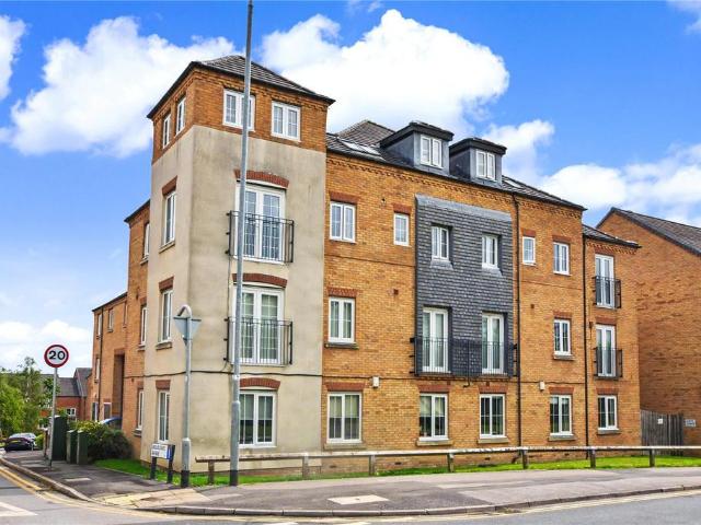 Flat for sale in Pudsey, West Yorkshire