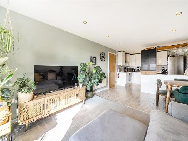 Flat for sale in London Borough of Lewisham, Greater London