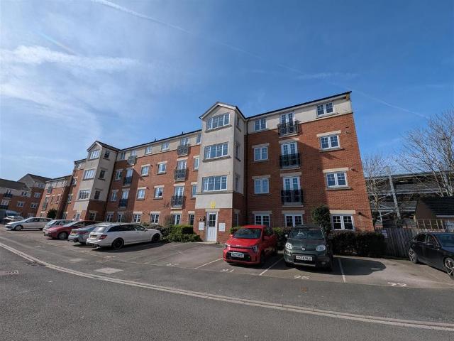 Flat for sale in Darlington