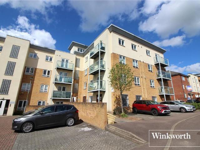 Flat for sale in Elstree and Borehamwood, Borehamwood