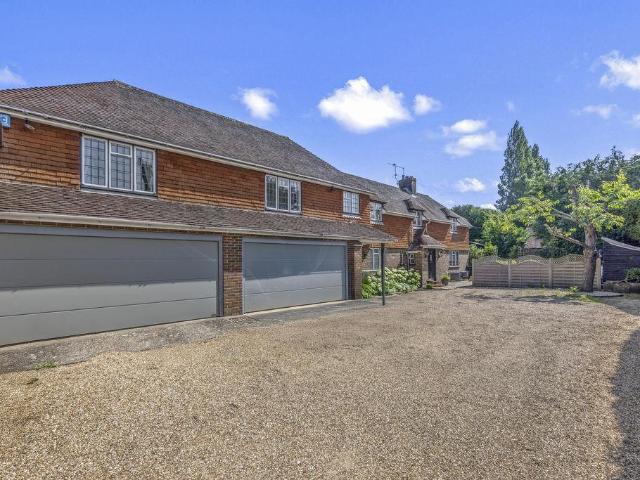 Flat for sale in Perryfields, West Sussex