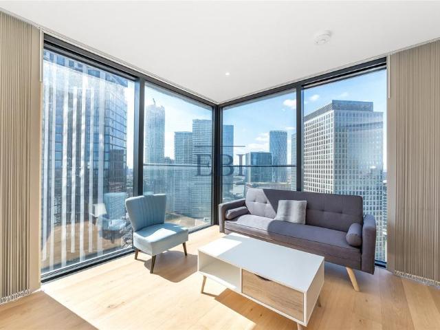 Flat for sale in Isle Of Dogs, Greater London