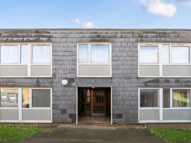 Flat for sale in London Borough of Croydon, Upper Norwood