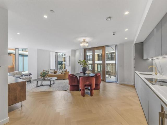 Flat for sale in Bankside, Greater London