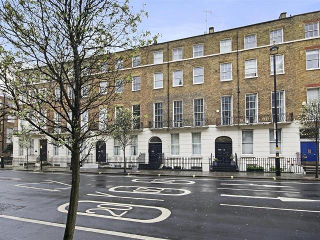 Flat for sale in City of Westminster, Greater London