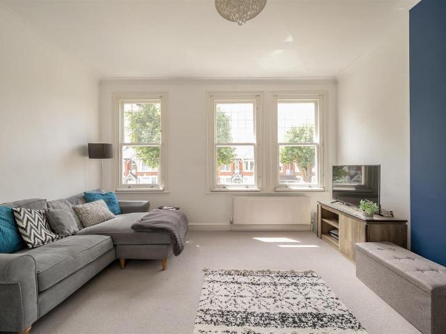 Flat for sale in Mapesbury, Greater London