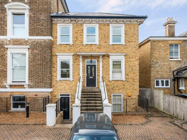 Flat for sale in Bickley, Greater London