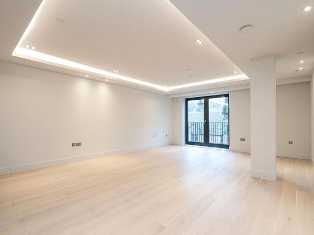 Flat for sale in Haymarket, Scotland