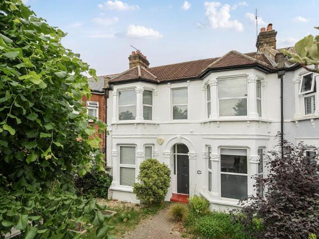 Flat for sale in London Borough of Lewisham, Greater London