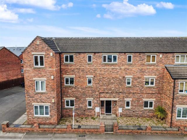 Flat for sale in Stapleford, Attenborough