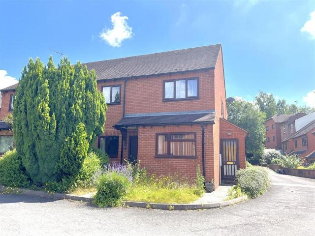 Flat for sale in Woodloes Park, Green Close